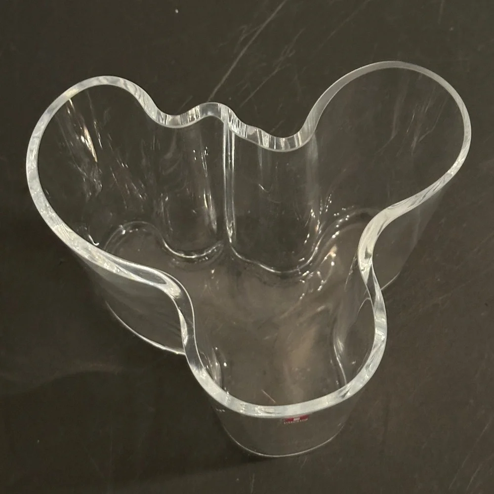 Iittala EUC Alvar Aalto Glass Classic Large White‎ Vase Size H 6 1/4
